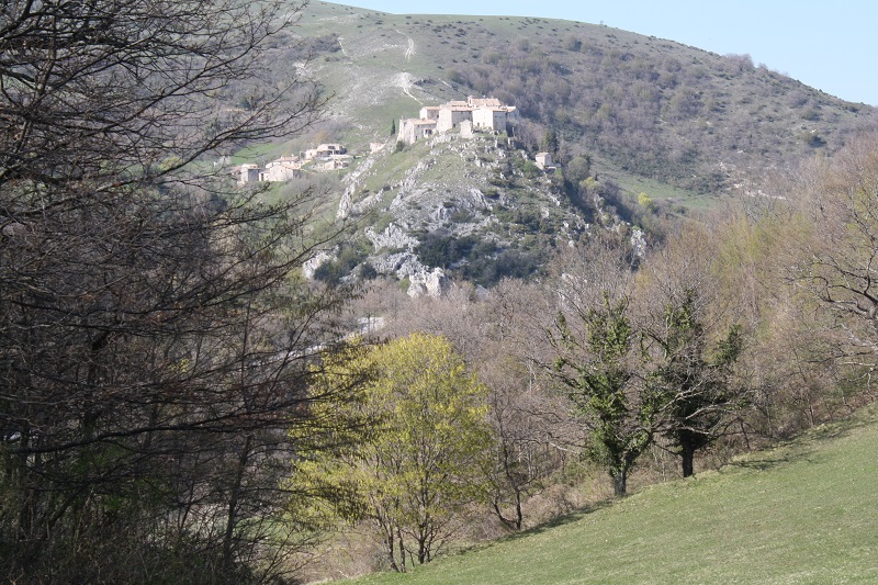 Die Felsklippen von Elcito, Gemeinde San Severino Marche, in der Nähe des Monte San Vicino