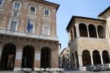 La Loggia dei Mercanti ed il Palazzo Comunale a Macerata