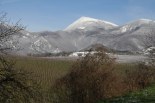 Monte San Vicino vom Flusstal des Esino aus gesehen