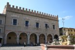 Palazzo Ducale in Piazza del Popolo in Pesaro