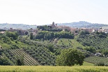 San Paolo di Jesi im Hintergrund