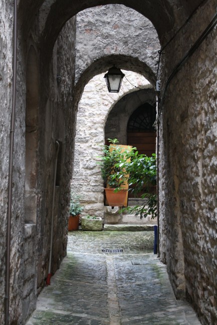 Visso alley