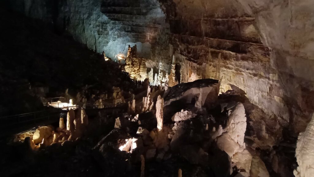grotte di frasassi stalattiti