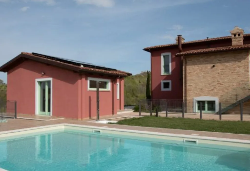 Agriturismo San Filippo Neri - Castignano (AP) - Agriturismo Marche - Piscina